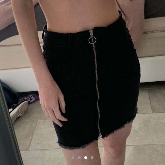 boohoo black denim zip up skirt - Picture 4 of 6